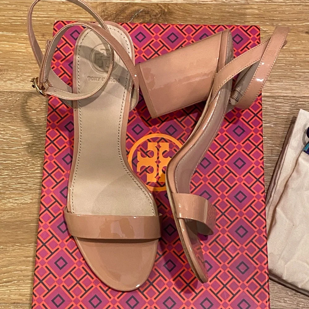 Tory Burch Elizabeth 2 Patent Ankle-Wrap City Sandal 8 Like New - Picture 4 of 10